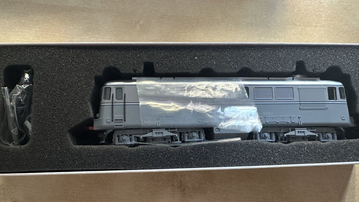 Locomotiva Diesel Electrica clasica HGD 13018 decodor digital lumini