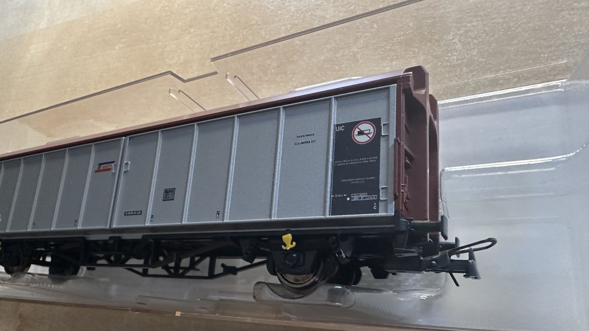 Set 2 vagoane CFR Marfa Hbikklls Roco 76797