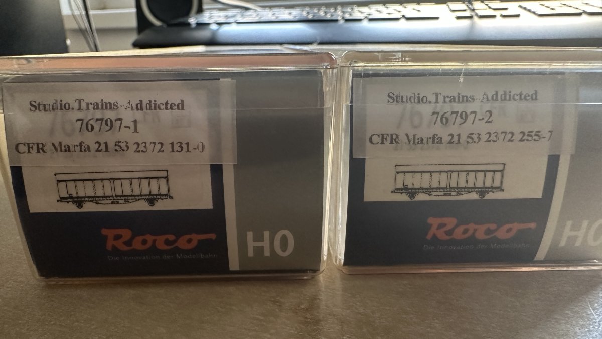 Set 2 vagoane CFR Marfa Hbikklls Roco 76797