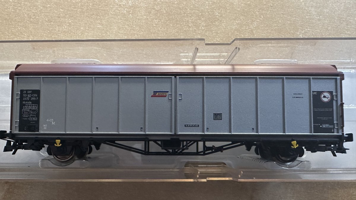 Set 2 vagoane CFR Marfa Hbikklls Roco 76797