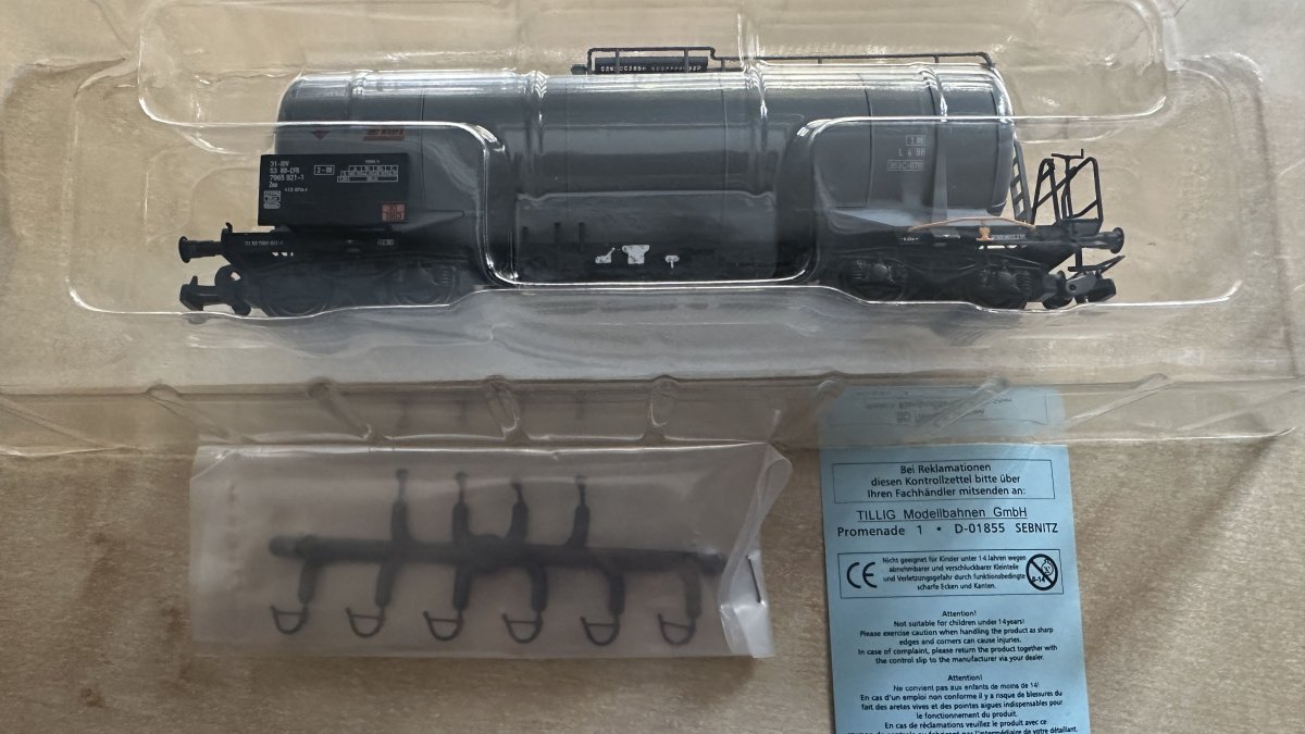 Set 2 vagoane CFR Marfa cisterna Zas Tillig 76652