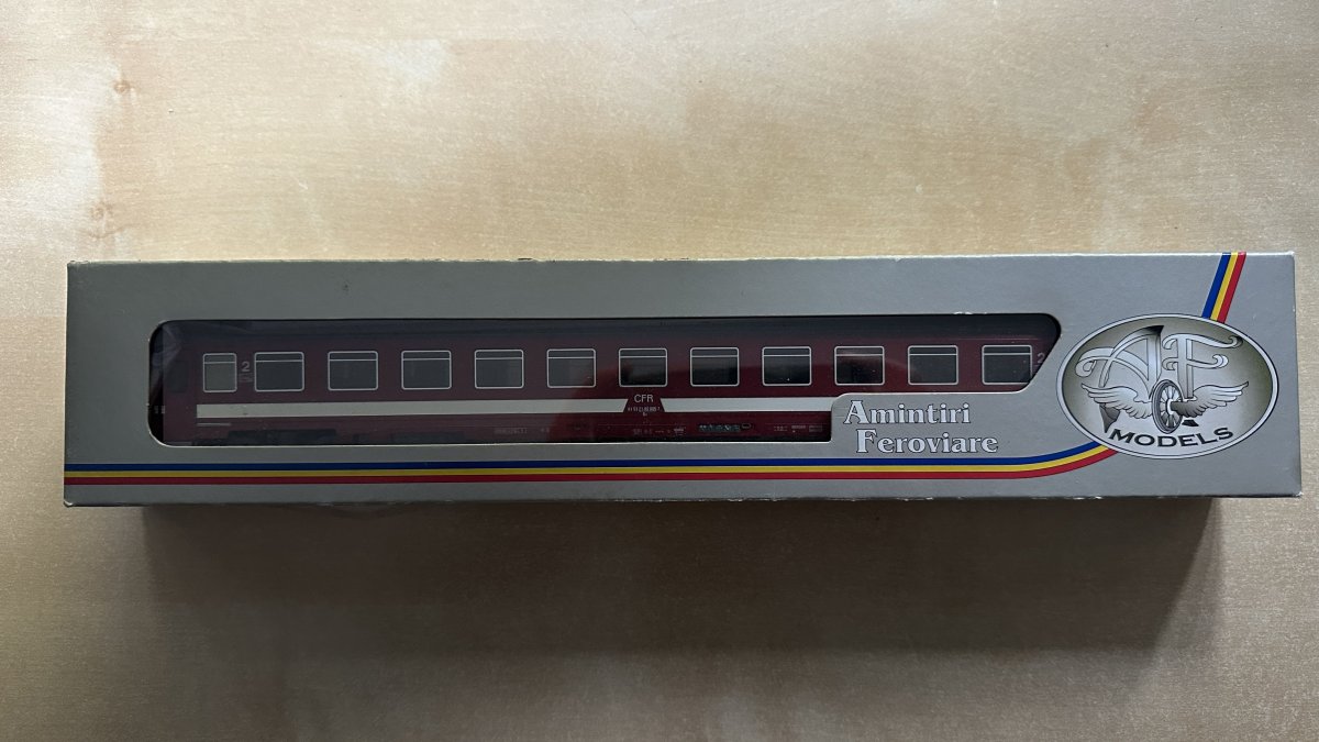 Vagon AVA 200 rosu logo CFR vechi AF 20011
