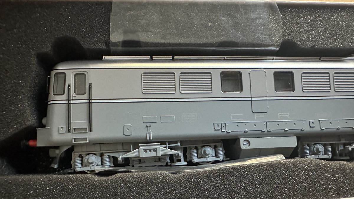 Locomotiva Diesel Electrica clasica HGD 13018 decodor digital lumini