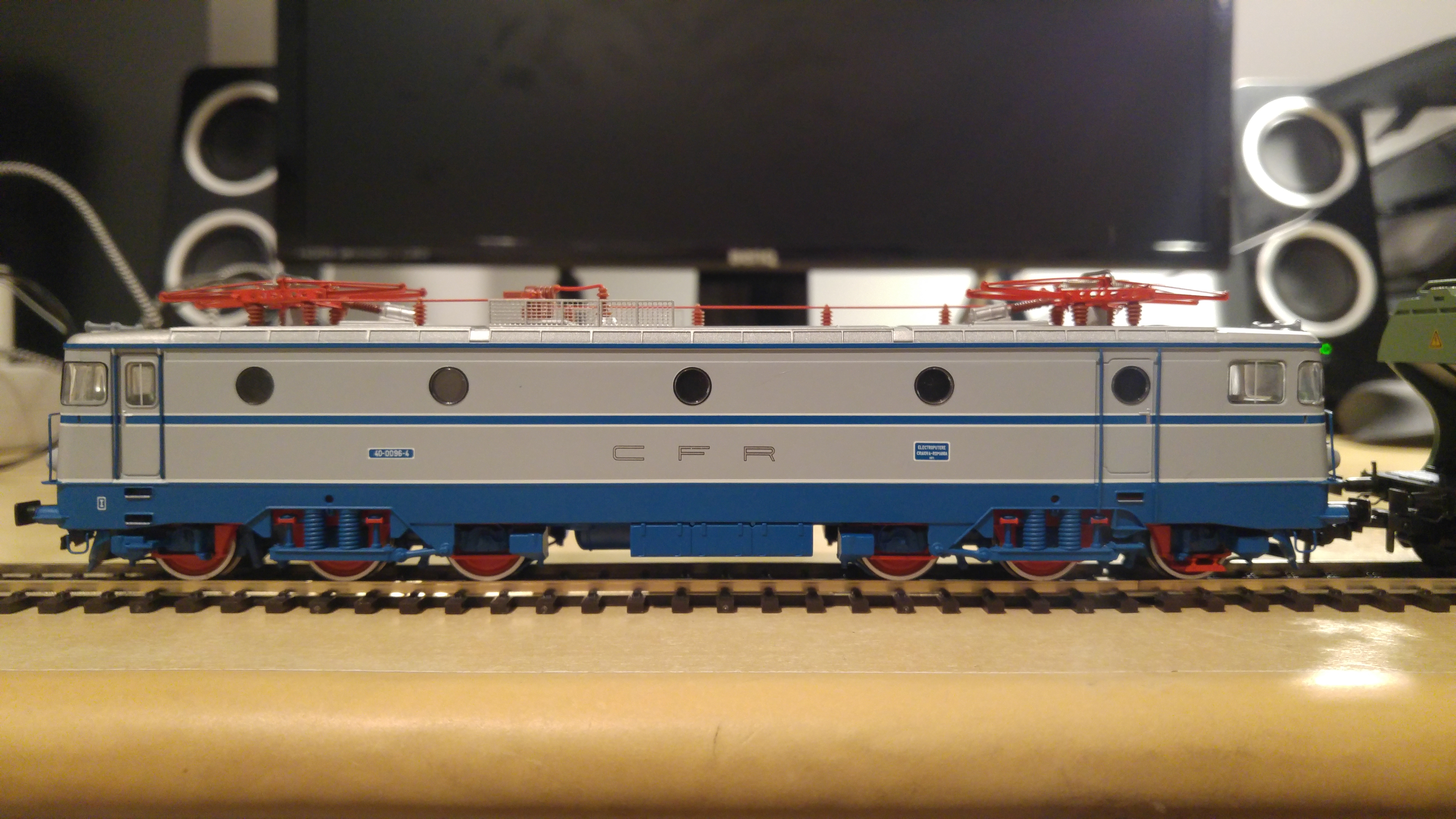 Locomotiva CFR EA clasica pantografe simetrice AF 10011 cu decodor digital fara sunet