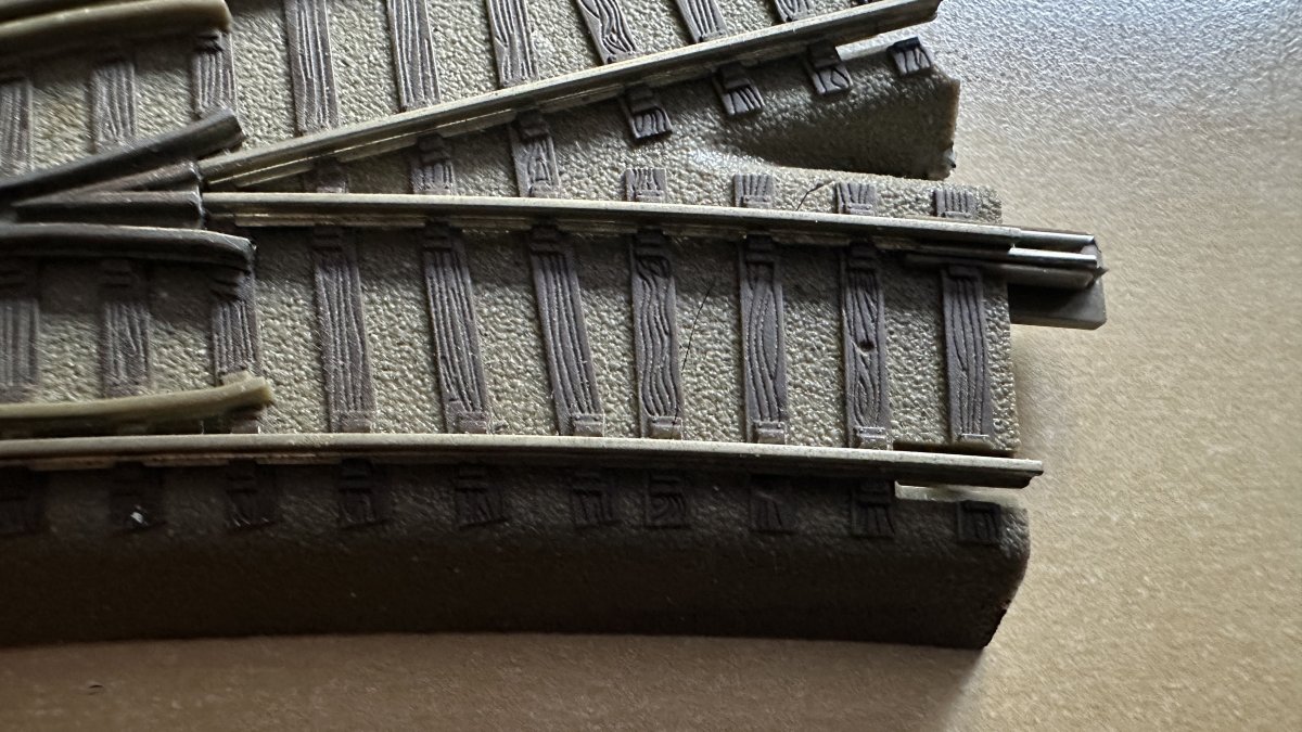 Set de sine si macazuri Roco Geoline - 2 actionari electrice si 2 decodoare digitale