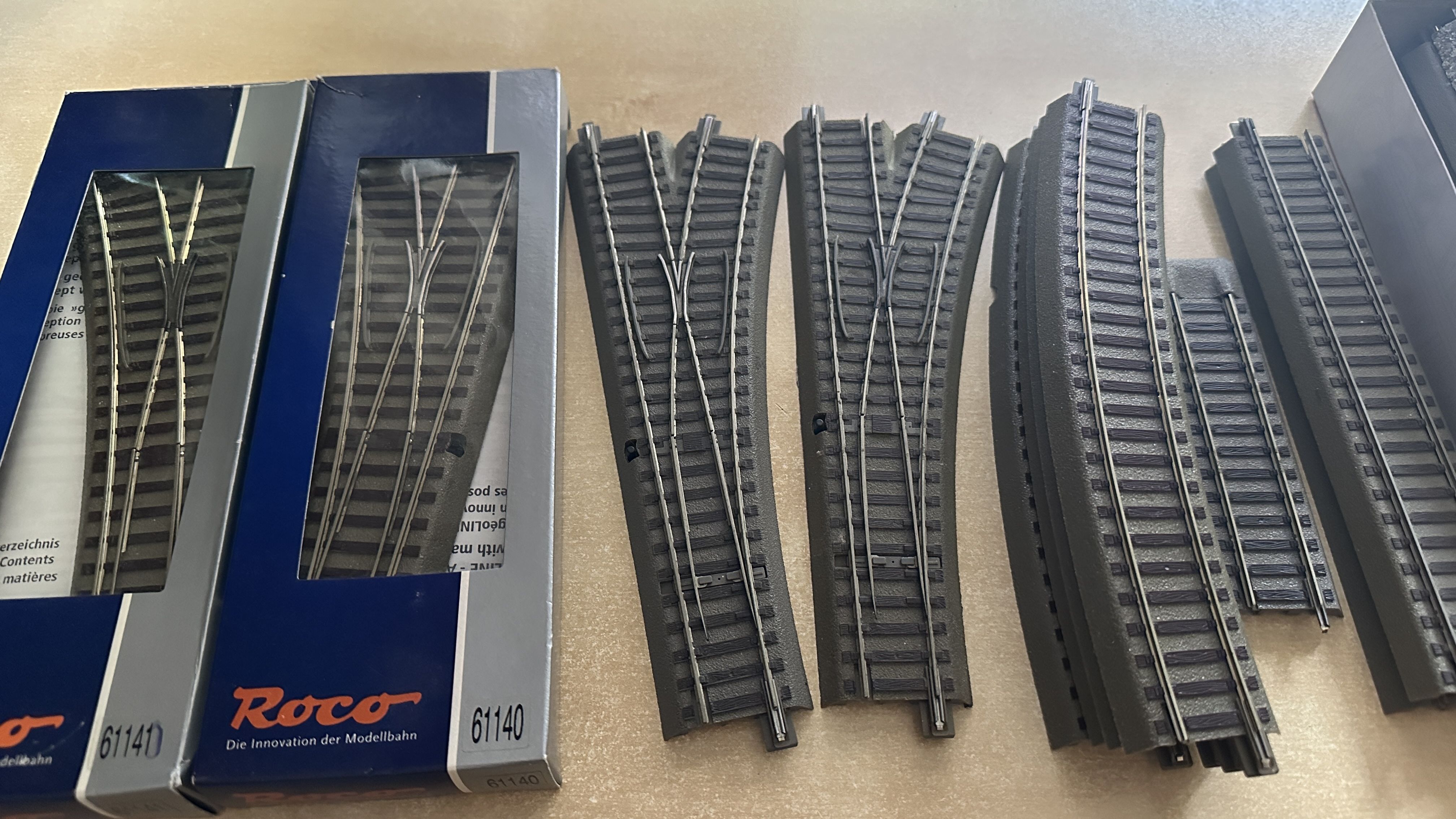 Set de sine si macazuri Roco Geoline - 2 actionari electrice si 2 decodoare digitale