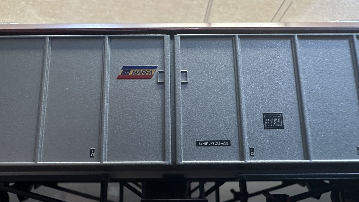 Set 2 vagoane CFR Marfa Hbikklls Roco 76797