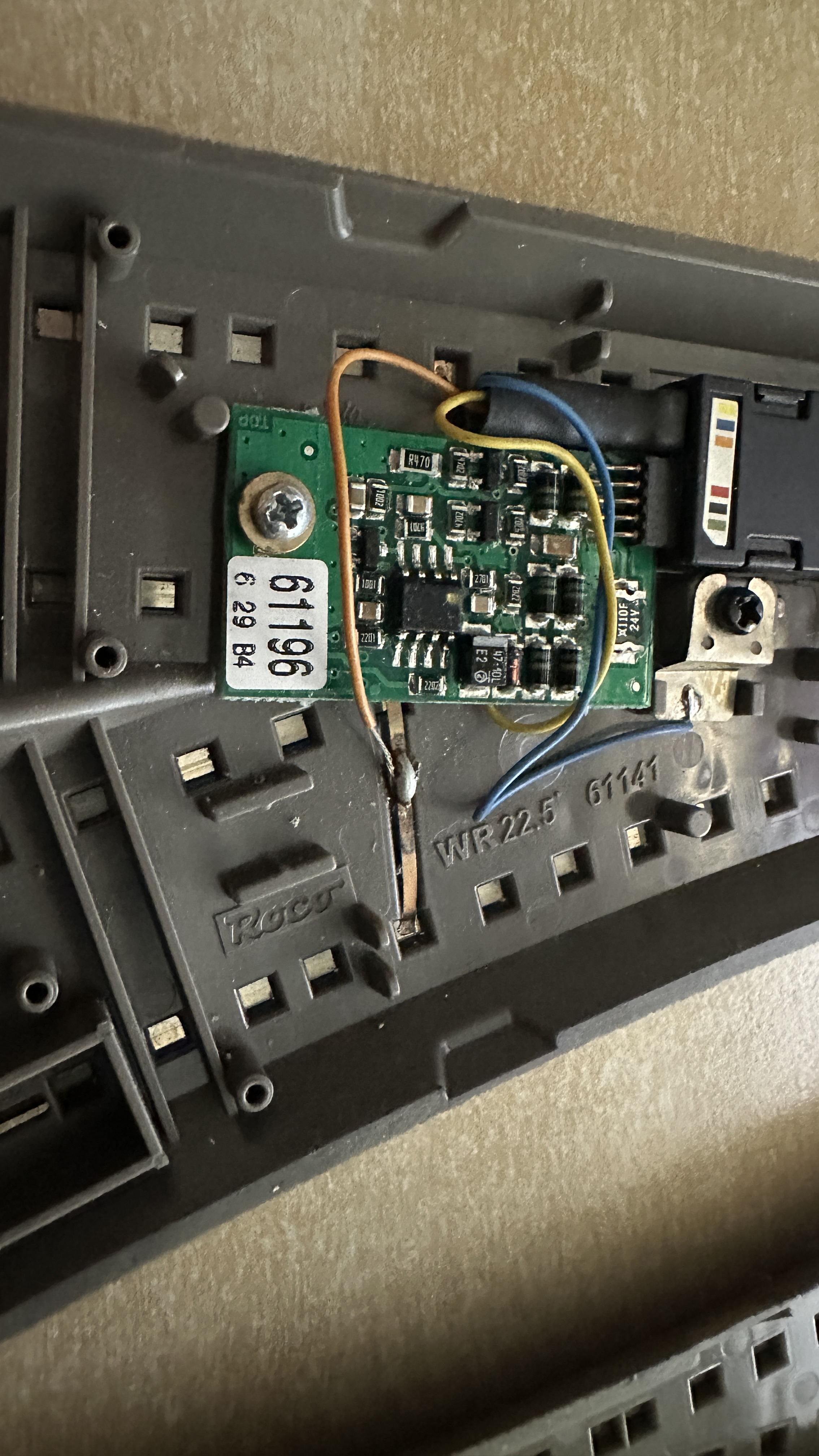 Set de sine si macazuri Roco Geoline - 2 actionari electrice si 2 decodoare digitale