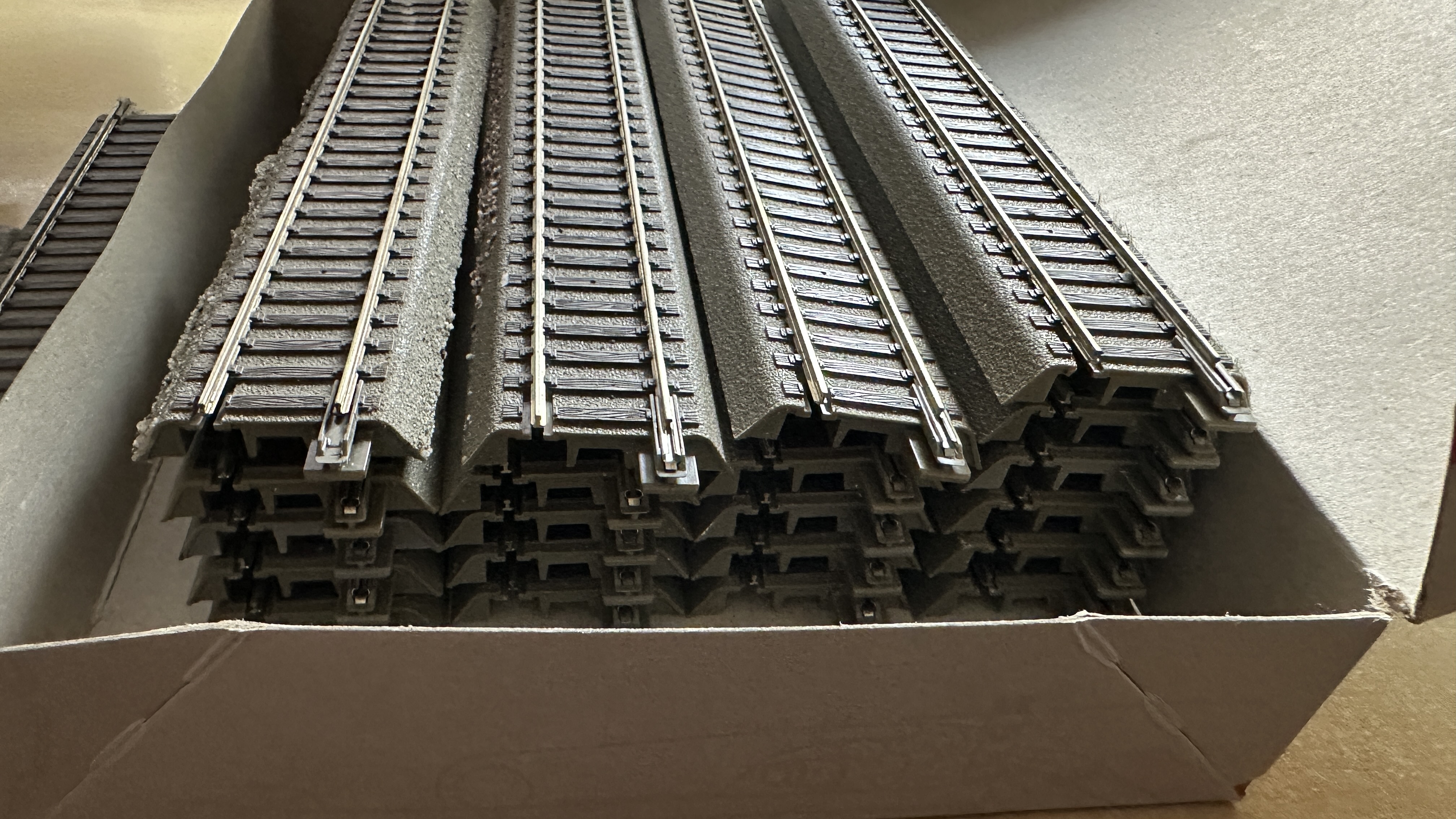 Set de sine si macazuri Roco Geoline - 2 actionari electrice si 2 decodoare digitale