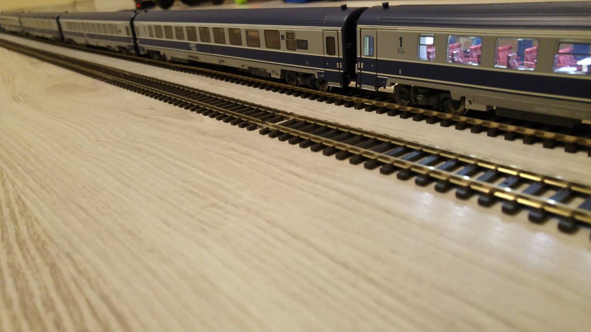 Vagon clasa I AVA 200 express AF 2023 cu lumini