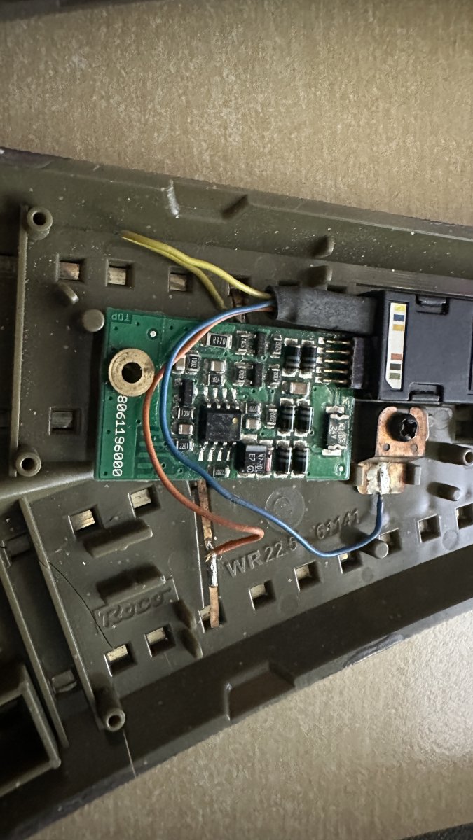 Set de sine si macazuri Roco Geoline - 2 actionari electrice si 2 decodoare digitale