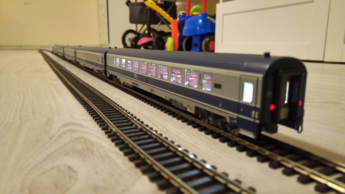 Vagon clasa I AVA 200 express AF 2023 cu lumini