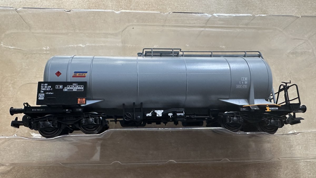 Set 2 vagoane CFR Marfa cisterna Zas Tillig 76652