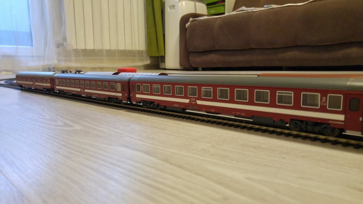 Vagon AVA 200 rosu logo CFR vechi AF 20011