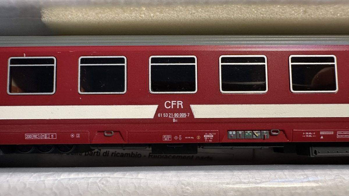 Vagon AVA 200 rosu logo CFR vechi AF 20011