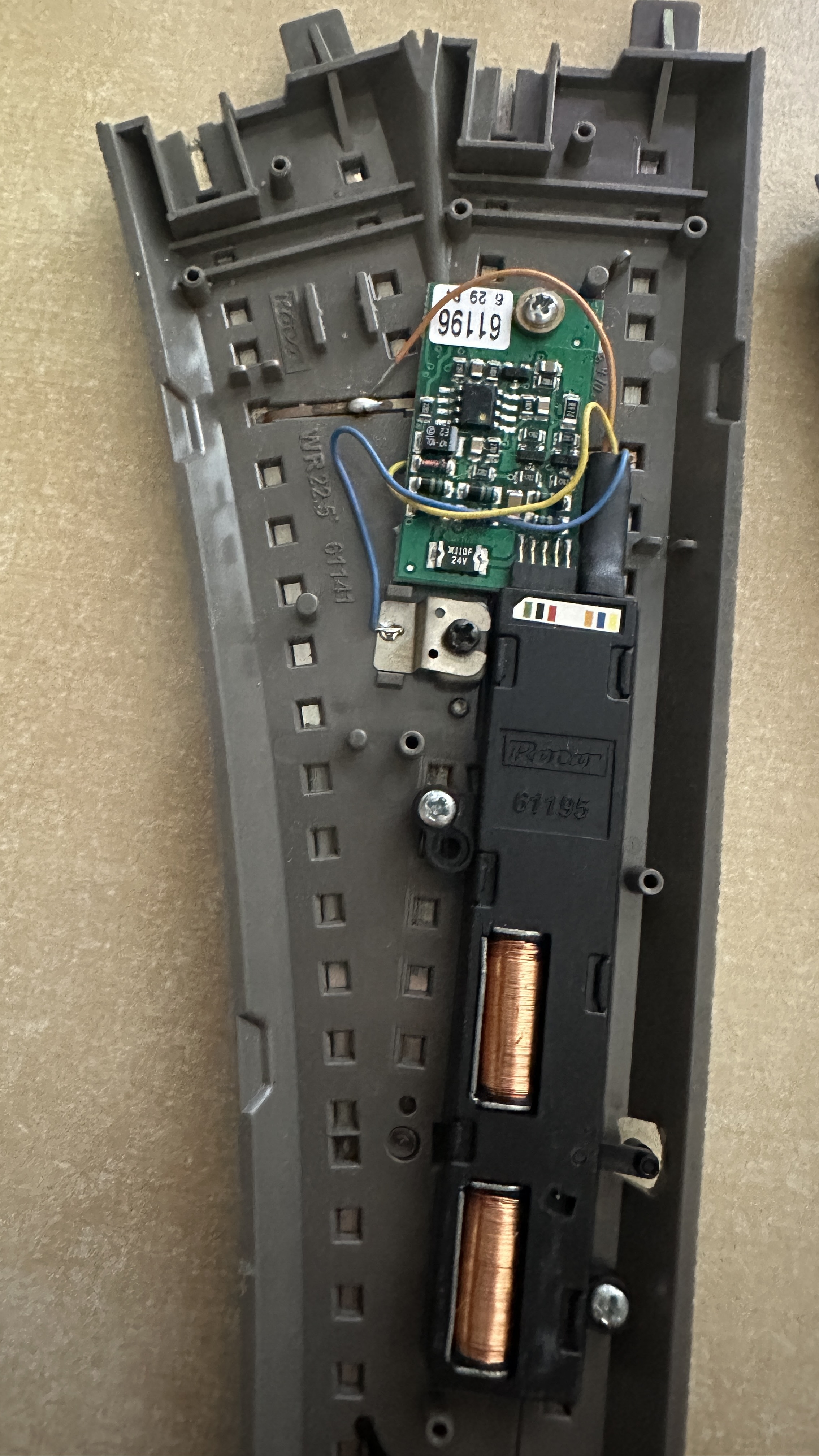 Set de sine si macazuri Roco Geoline - 2 actionari electrice si 2 decodoare digitale