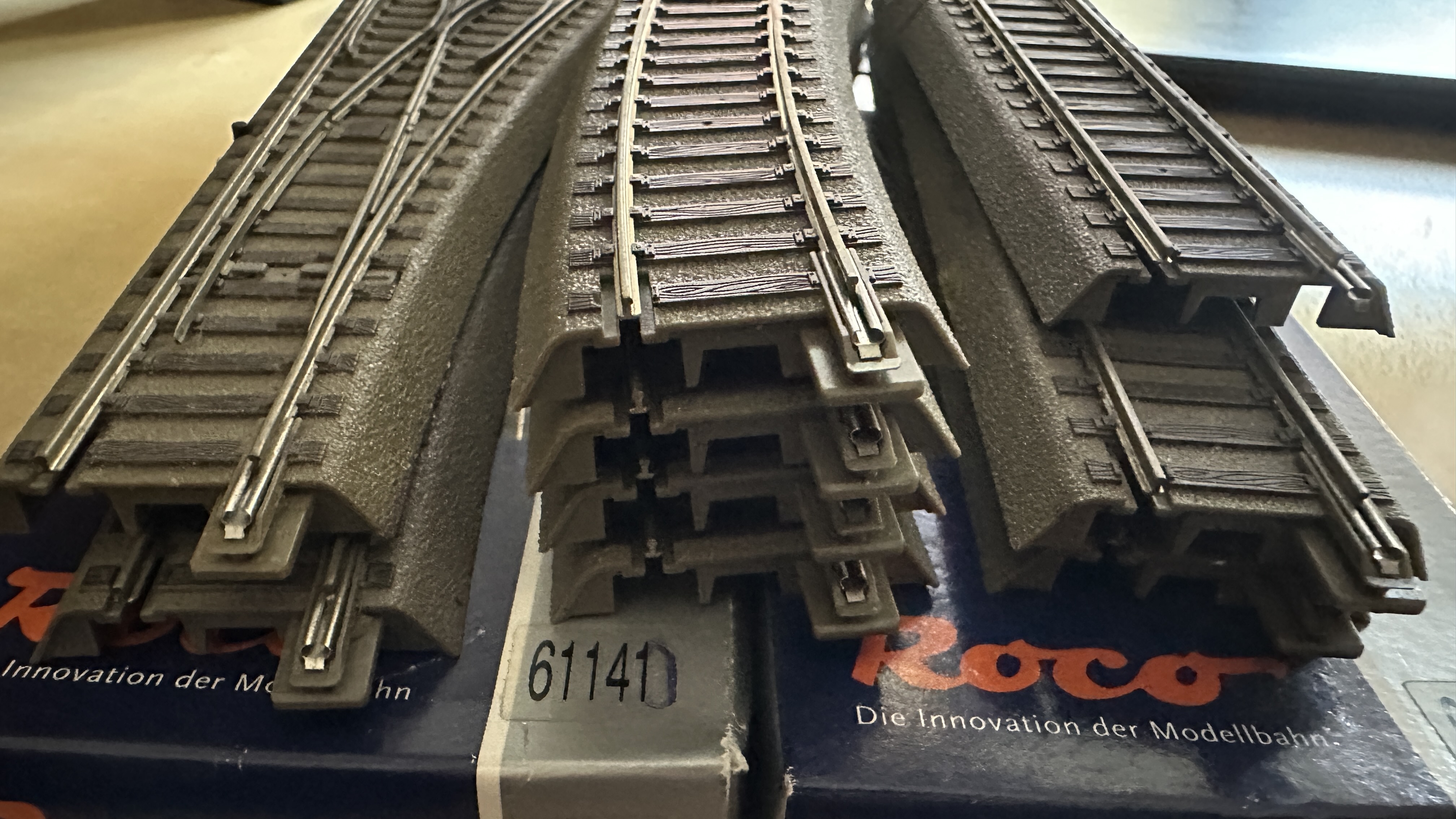 Set de sine si macazuri Roco Geoline - 2 actionari electrice si 2 decodoare digitale